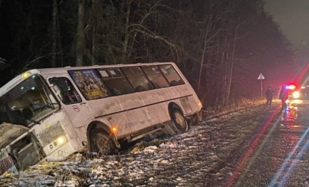 Две женщины пострадали в ДТП с автобусом в Подвязновском